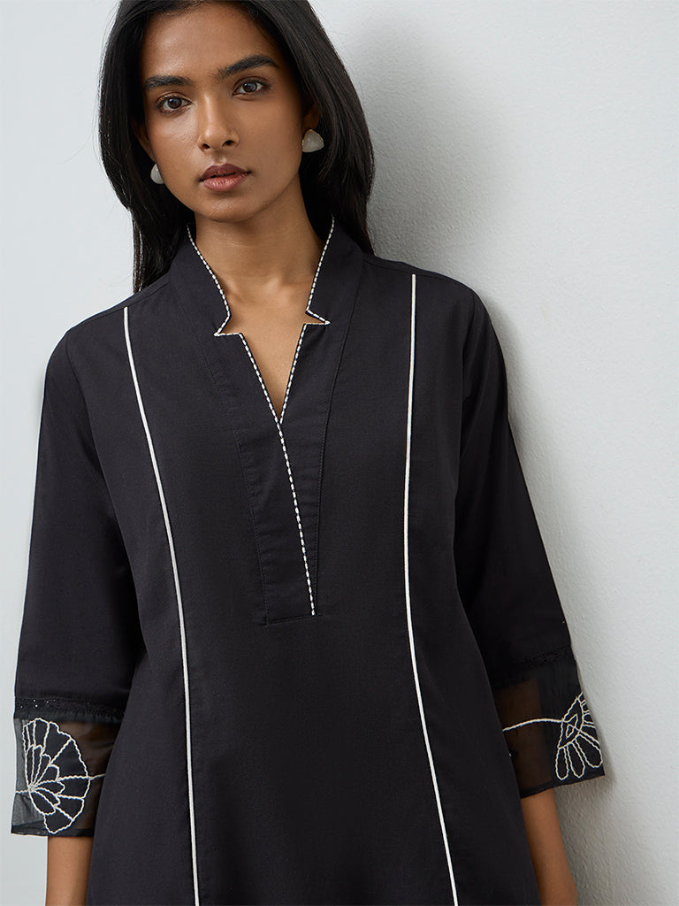 Utsa Black Floral Embroidered Cotton-Blend A-Line Kurta