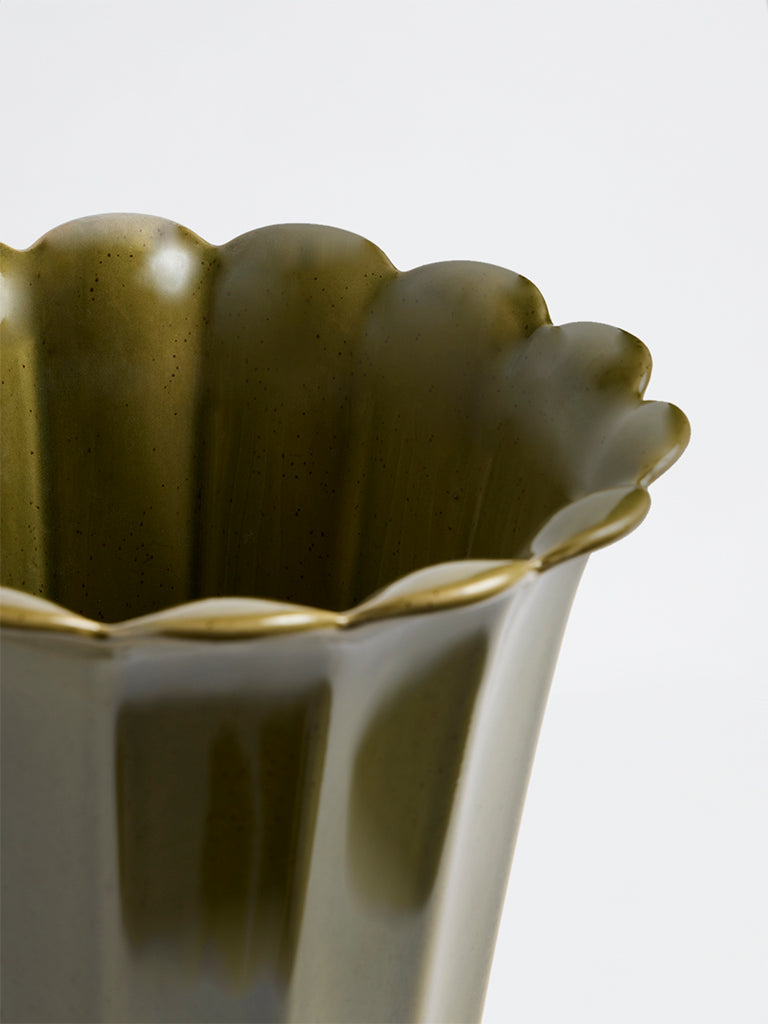 Westside Home Olive Ceramic Frill Pot