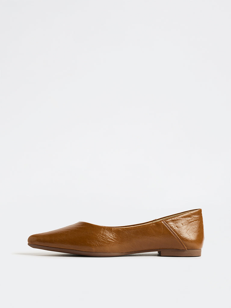 LUNA BLU Tan Pointed-Toe Ballerinas