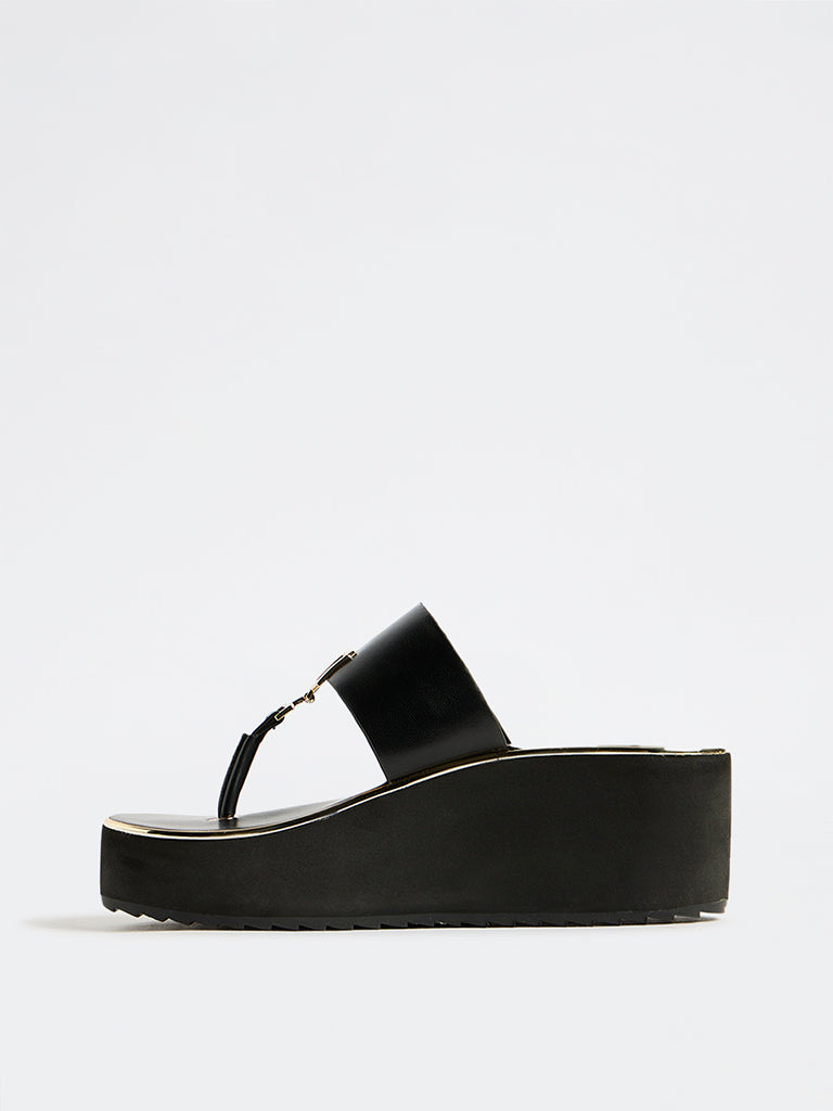 LUNA BLU Black Thong-Strap Wedge Sandals