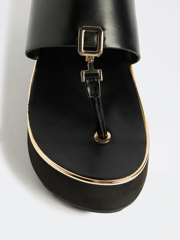 LUNA BLU Black Thong-Strap Wedge Sandals