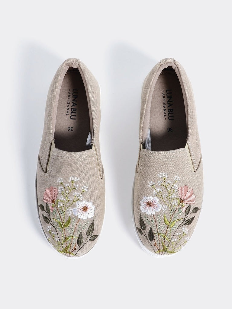 LUNA BLU Peach Floral Embroidered Slip On Loafers