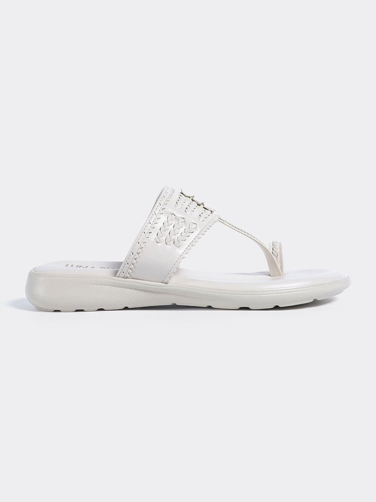 LUNA BLU Ivory Kolhapuri Sandals