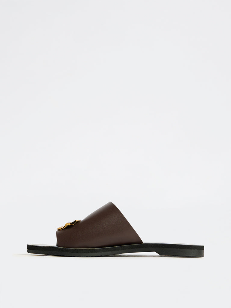 LUNA BLU Brown Toe Ring Metal Detailed Sandals