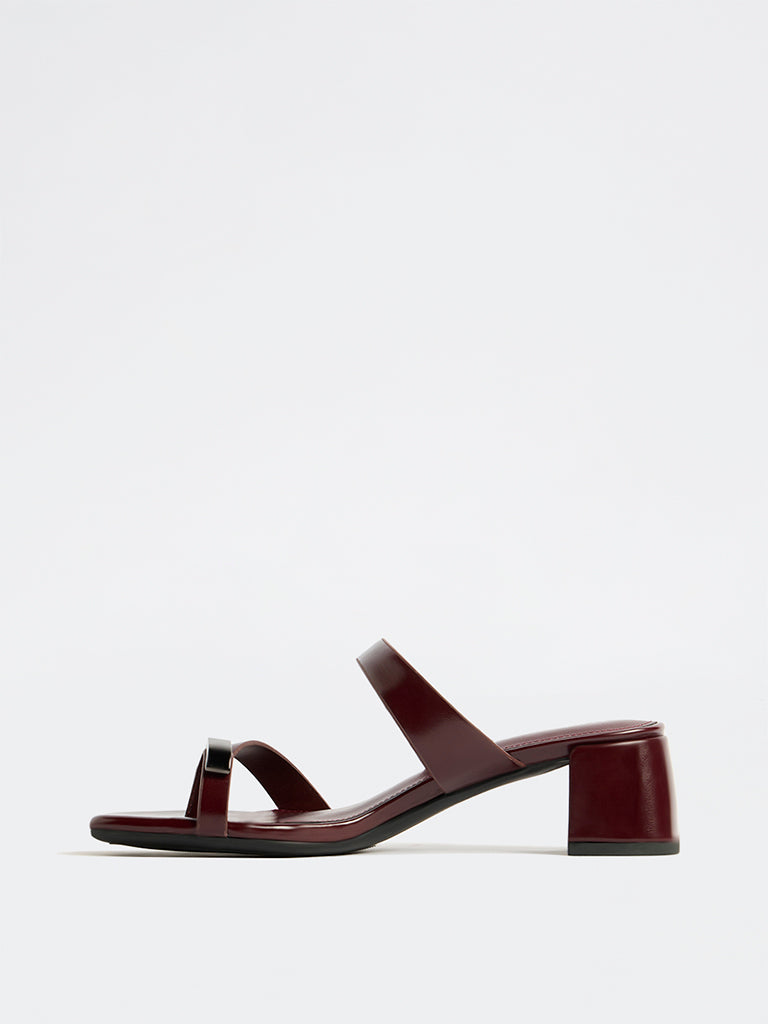 LUNA BLU Burgundy Toe-Ring Block Heel Sandals