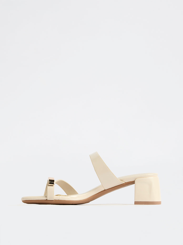 LUNA BLU Ivory Toe-Ring Detail Block-Heel Sandals
