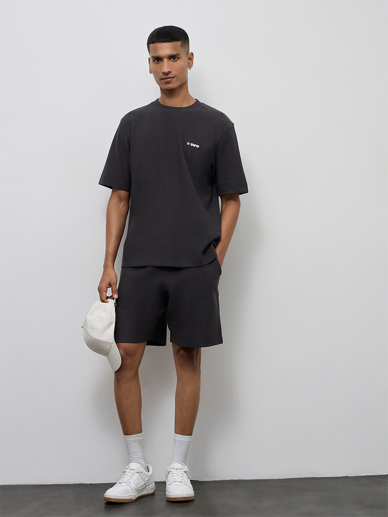 Nuoflexx Charcoal Ribbed-Textured Relaxed-Fit Mid-Rise Shorts