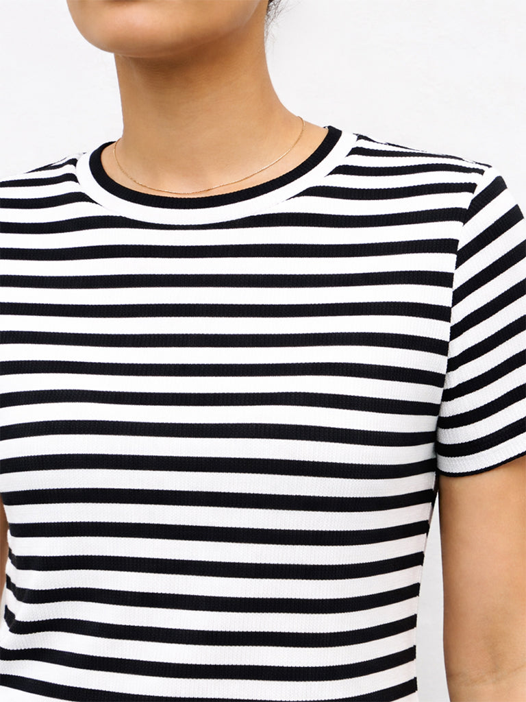 Nuoflexx Black Striped Cotton-Blend T-Shirt
