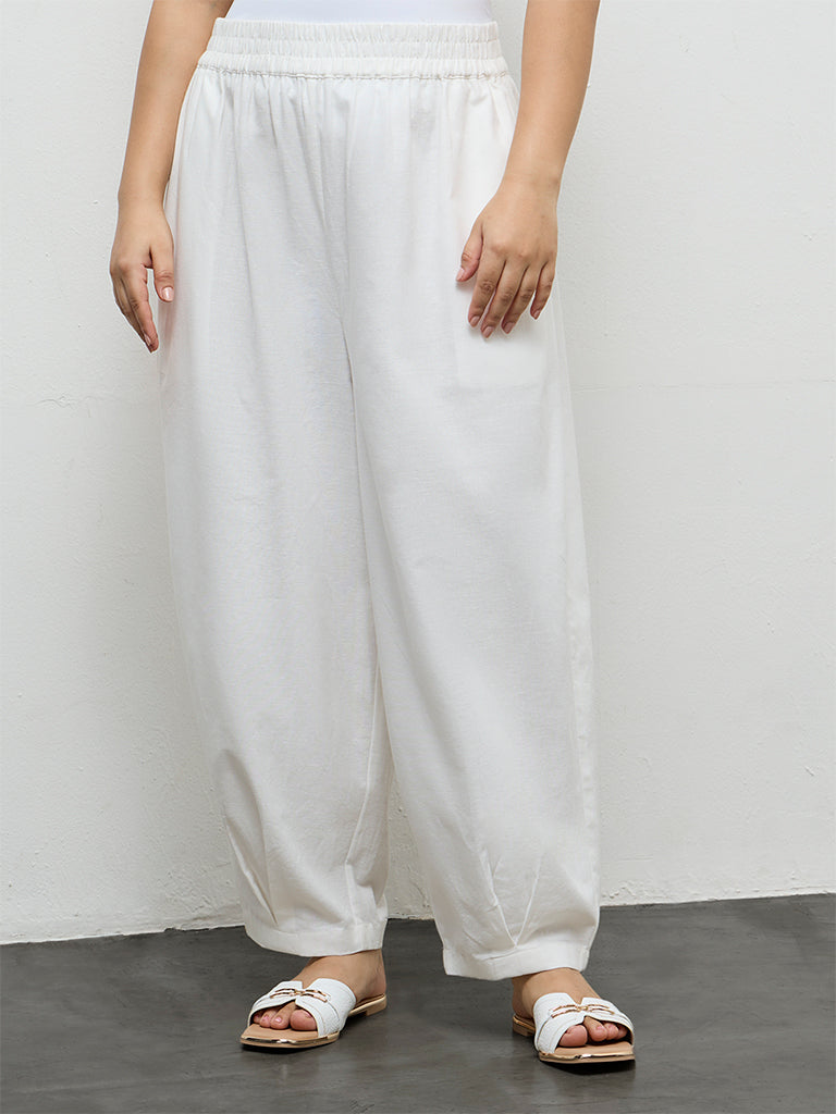 Diza Off-White Solid Cotton Pants