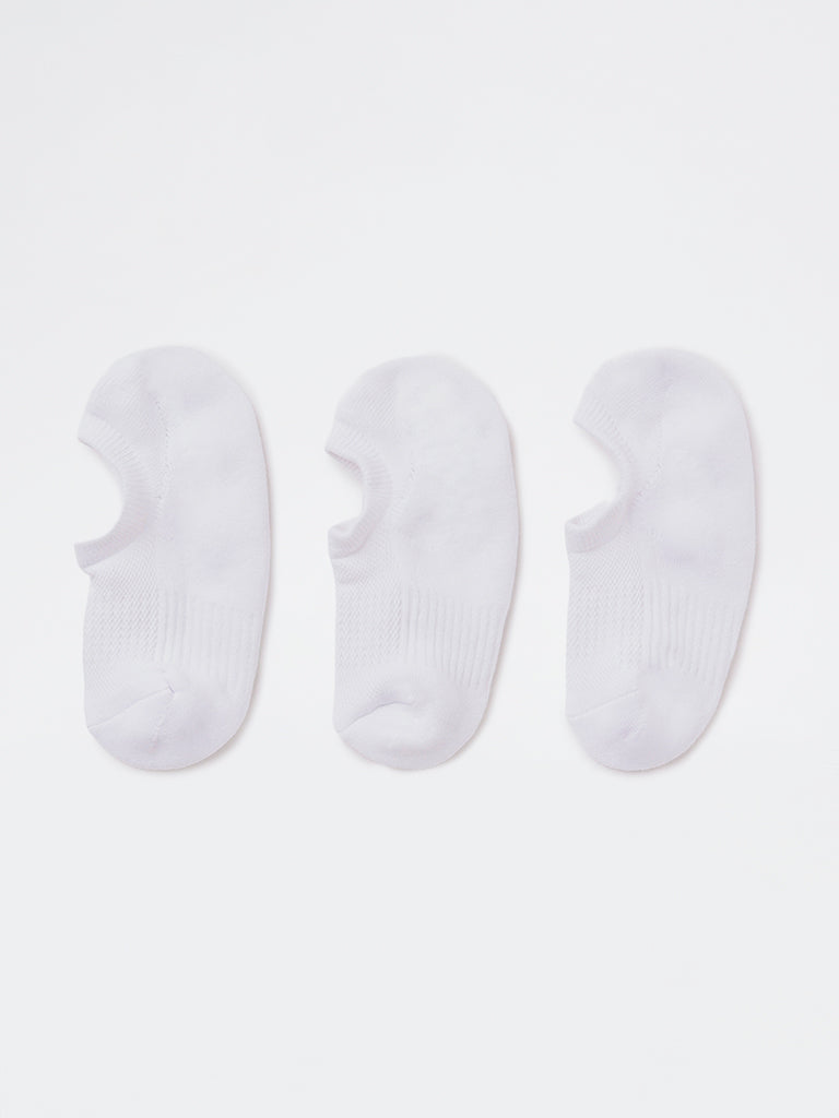 WES Lounge White Solid Cotton-Blend No Show Socks - Pack of 3