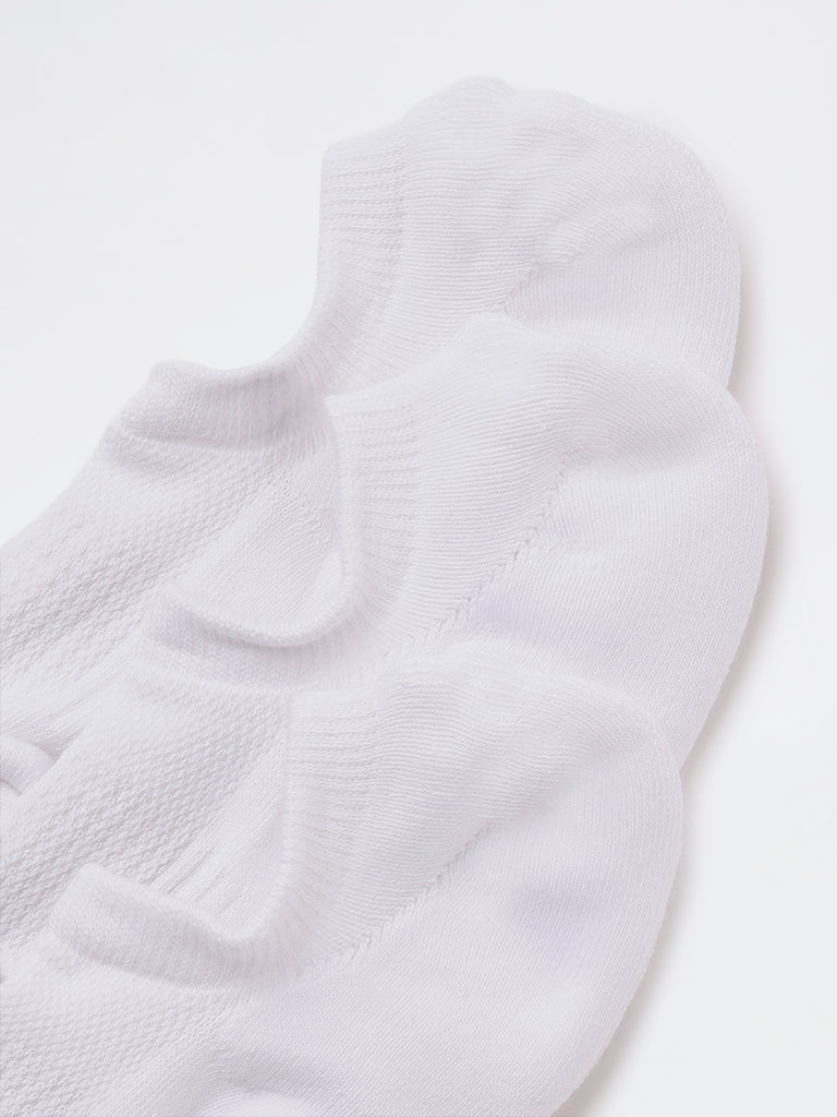 WES Lounge White Solid Cotton-Blend No Show Socks - Pack of 3