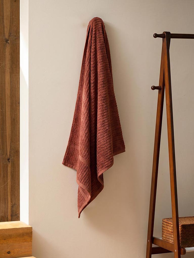 Westside Home Brown Knit-Textured Bath Towel