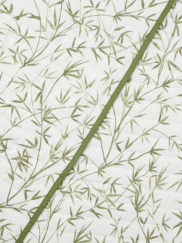 Westside Home Green Bamboo Leaf Printed Queen Quilted Comforter