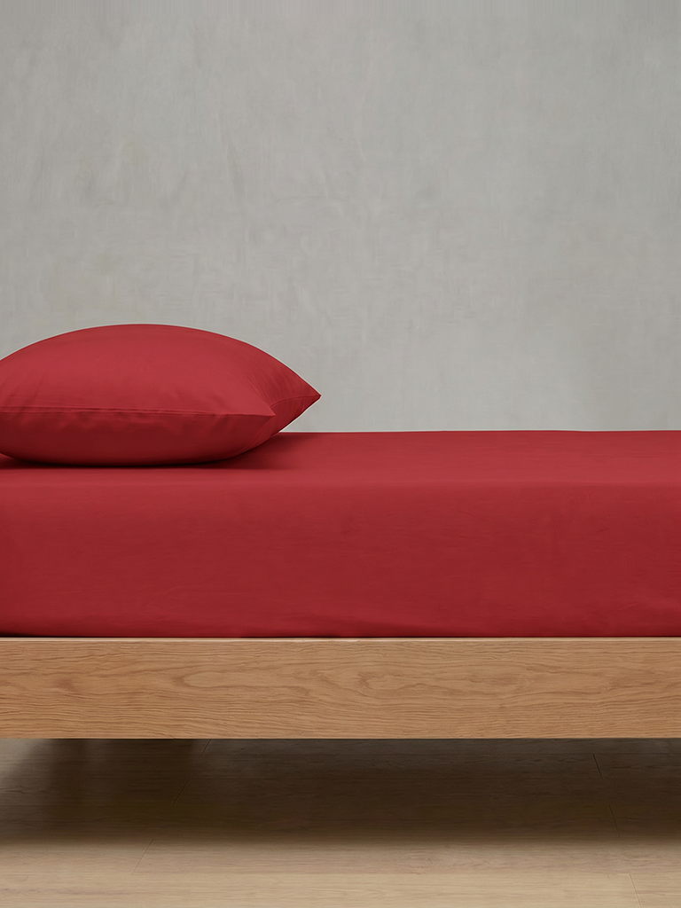 Westside Home Red Solid Fitted King Bed Sheet Set