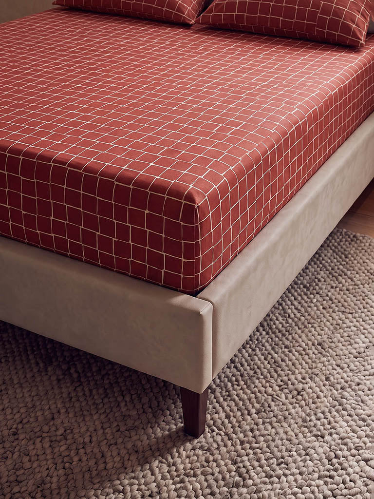 Westside Home Red Checkered Fitted King Bed Sheet Set