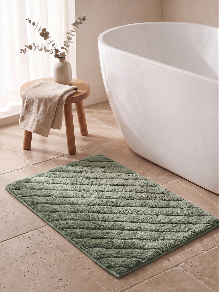 Westside Home Sage Diagonal Striped Bath Mat