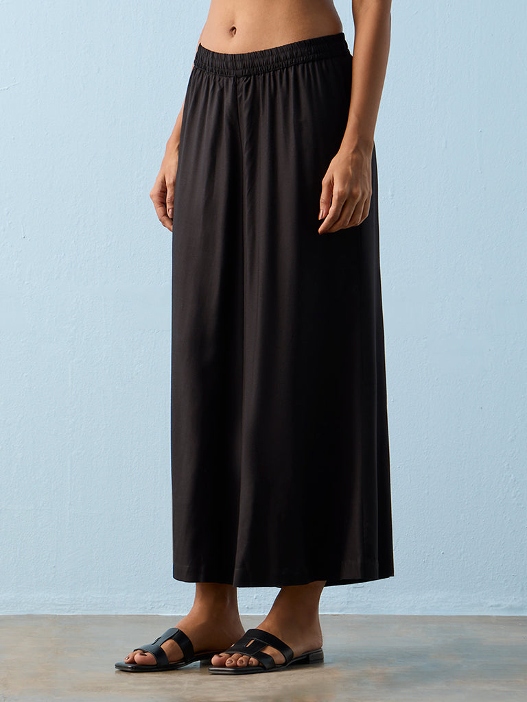 Utsa Black Solid Palazzos