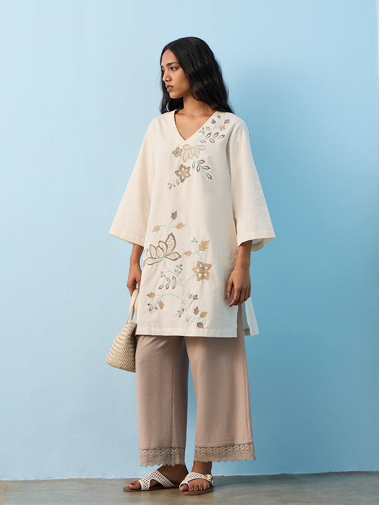 Utsa Beige Lace Detailed Pants