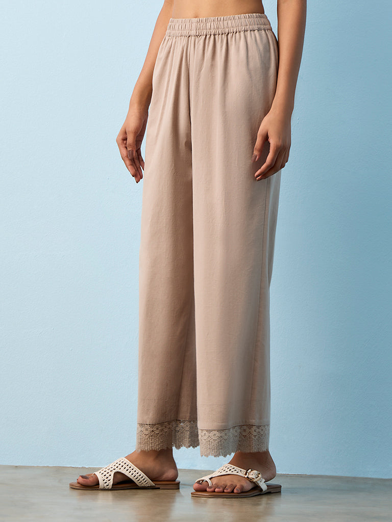 Utsa Beige Lace Detailed Pants