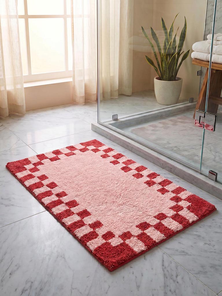 Westside Home Pink Checkered Bath Mat