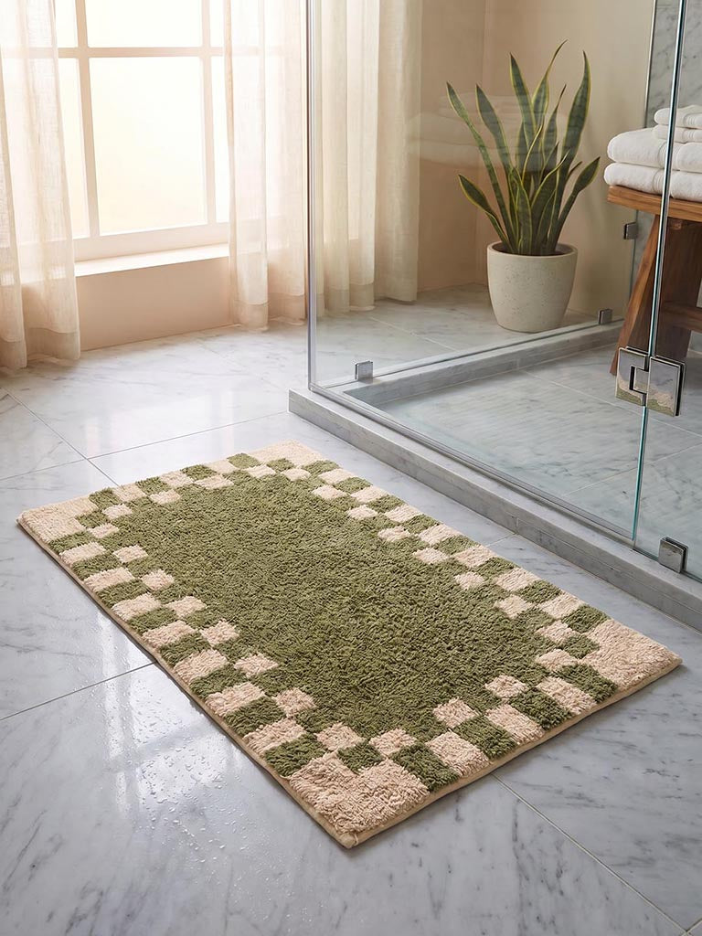 Westside Home Green Checkered Bath Mat