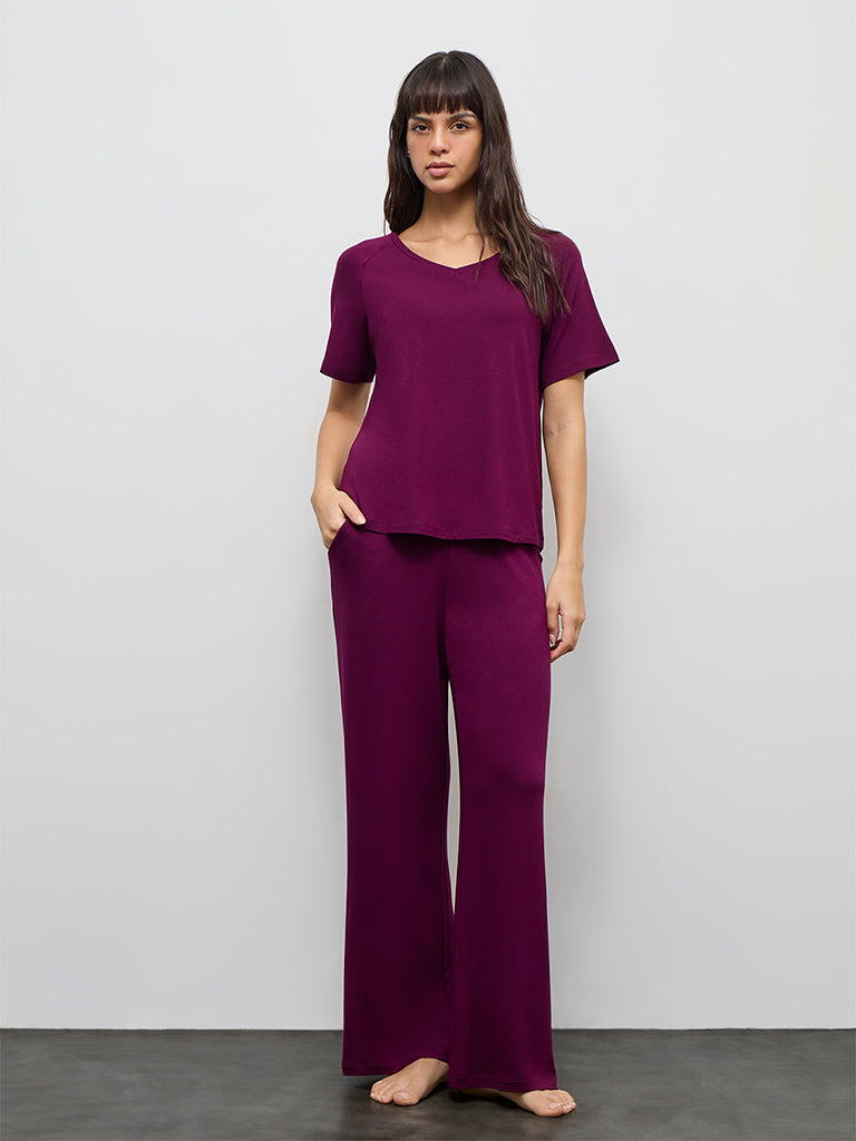 Wunderlove Plum Solid V-Neck Top