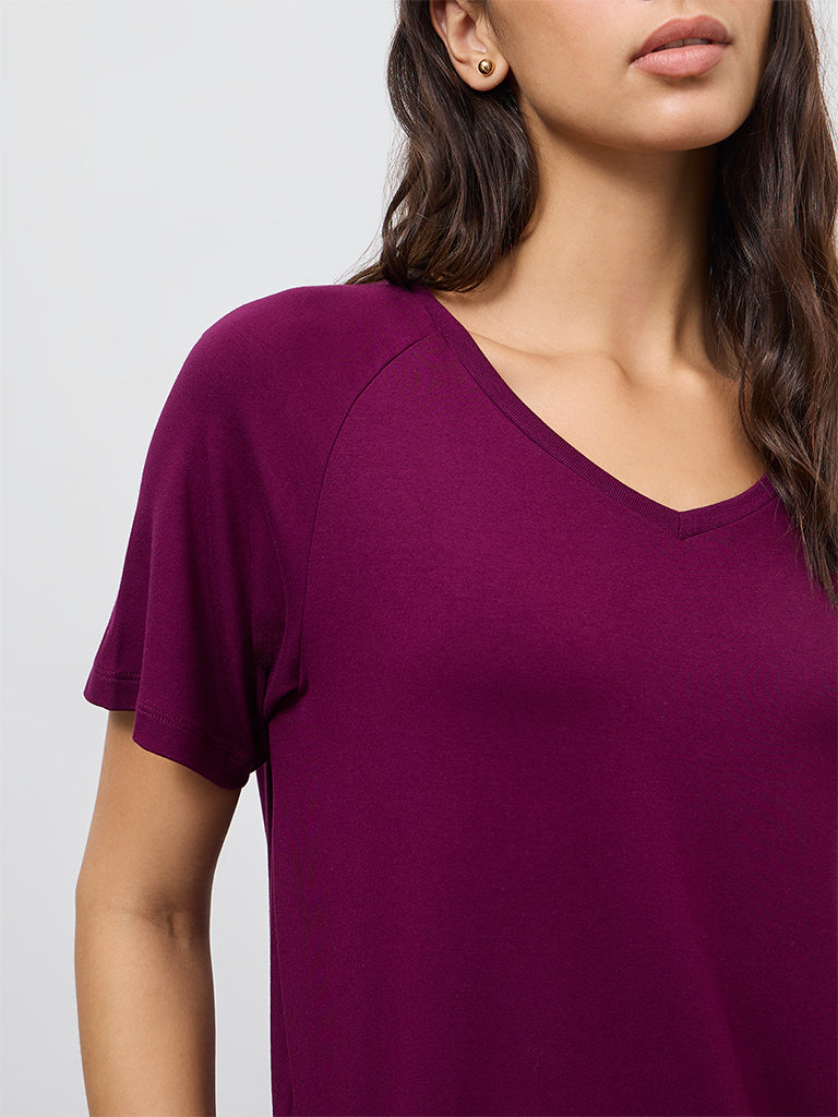 Wunderlove Plum Solid V-Neck Top