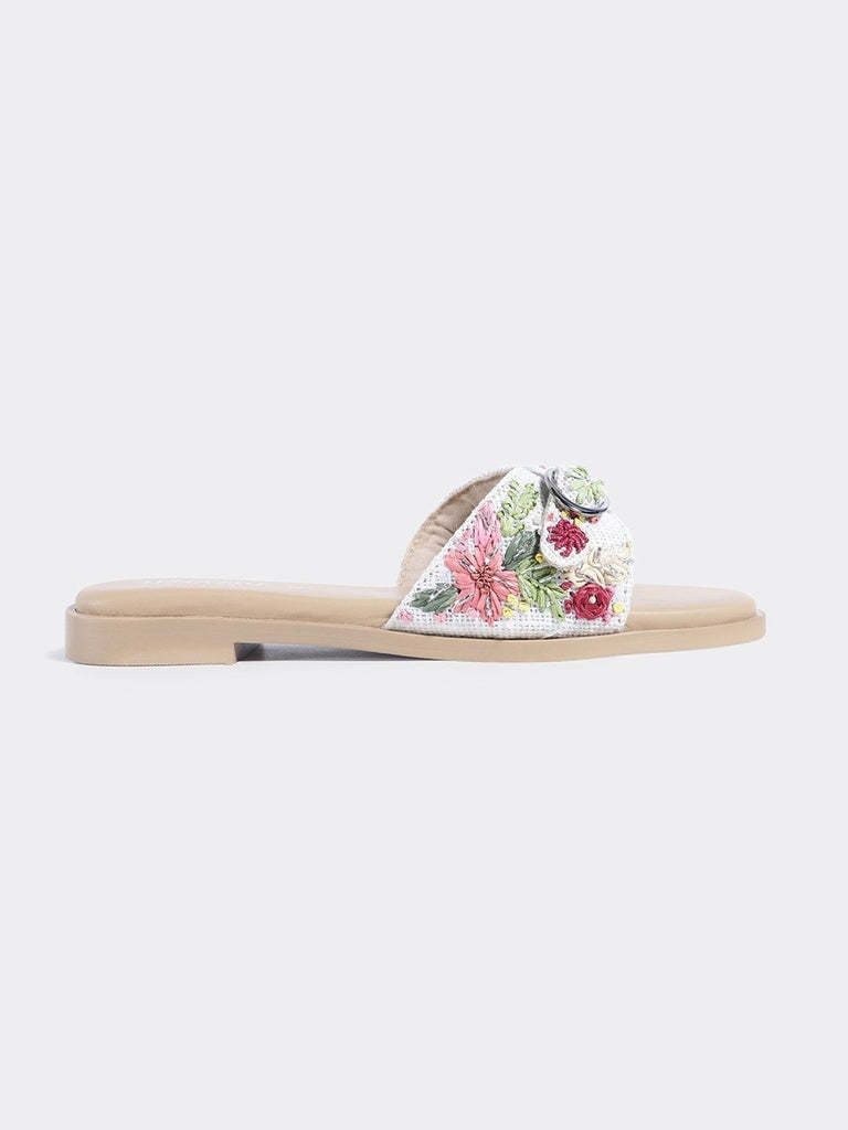 LUNA BLU Pink Floral Buckle Detailed Flat Sandals