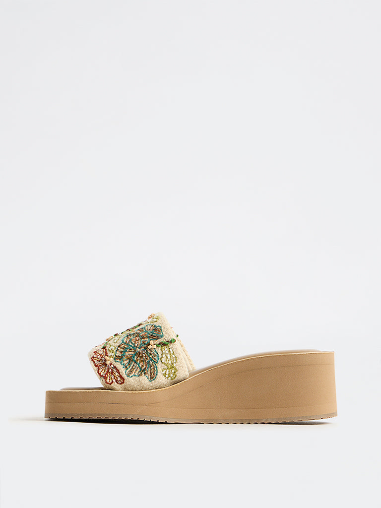 LUNA BLU Off-White Wedge Heel Sandals