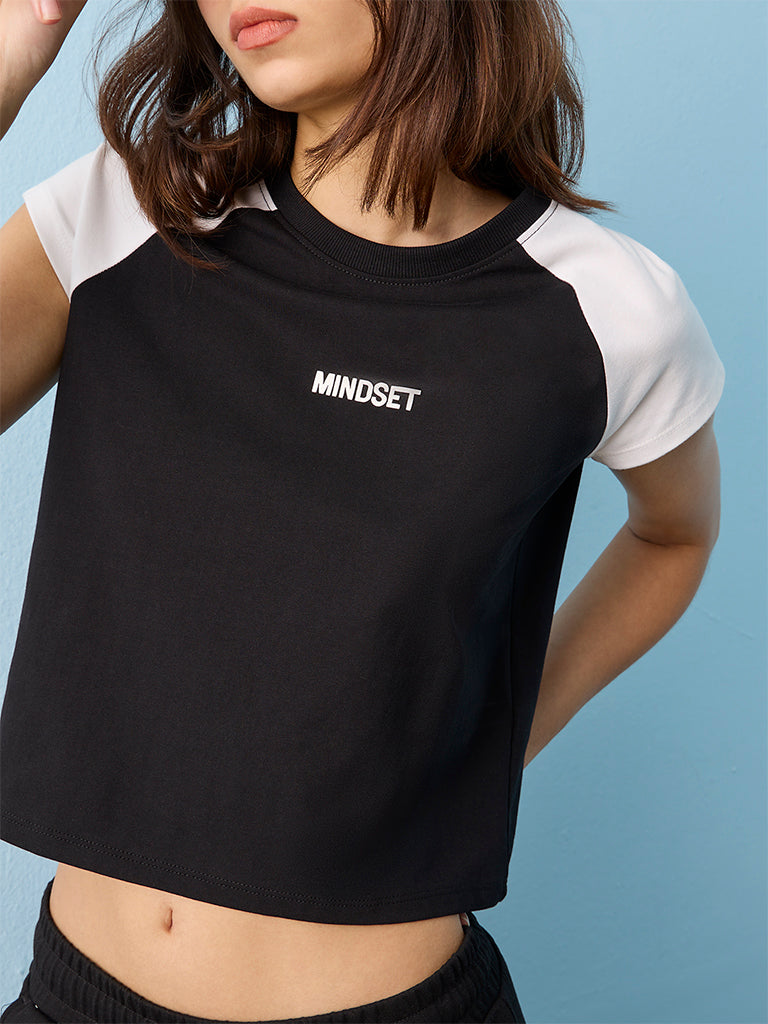 Nuoflexx Black Text Printed Cotton-Blend T-Shirt