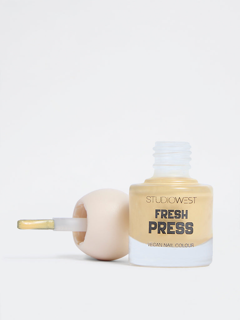 Studiowest Fresh Press Butter Buttondown Y-01 Nail Colour - 6 ml