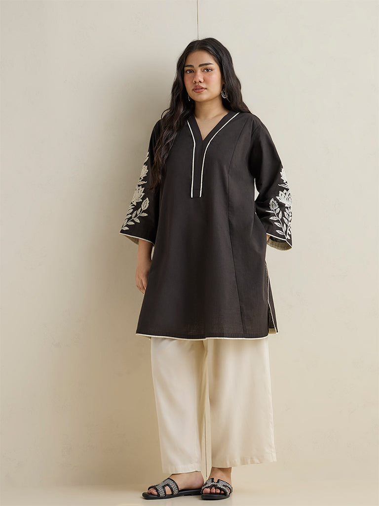 Diza Black Floral Embroidered Cotton Kurti