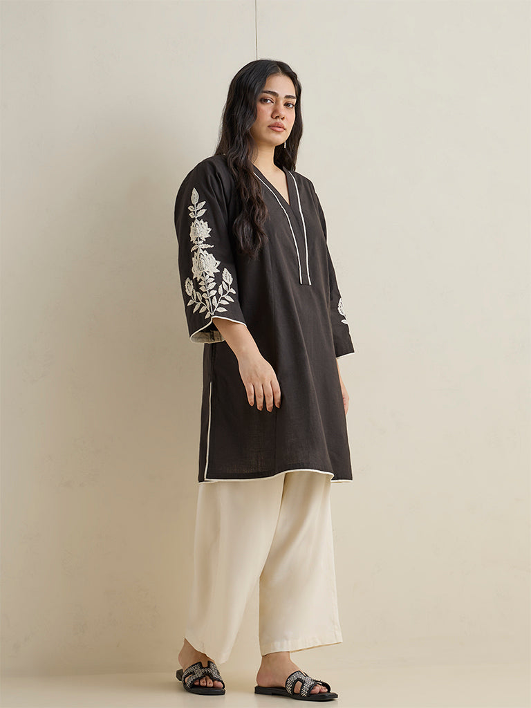 Diza Black Floral Embroidered Cotton Kurti