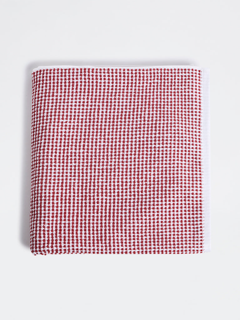 Westside Home White and Red Pebble Textured Bath Towel