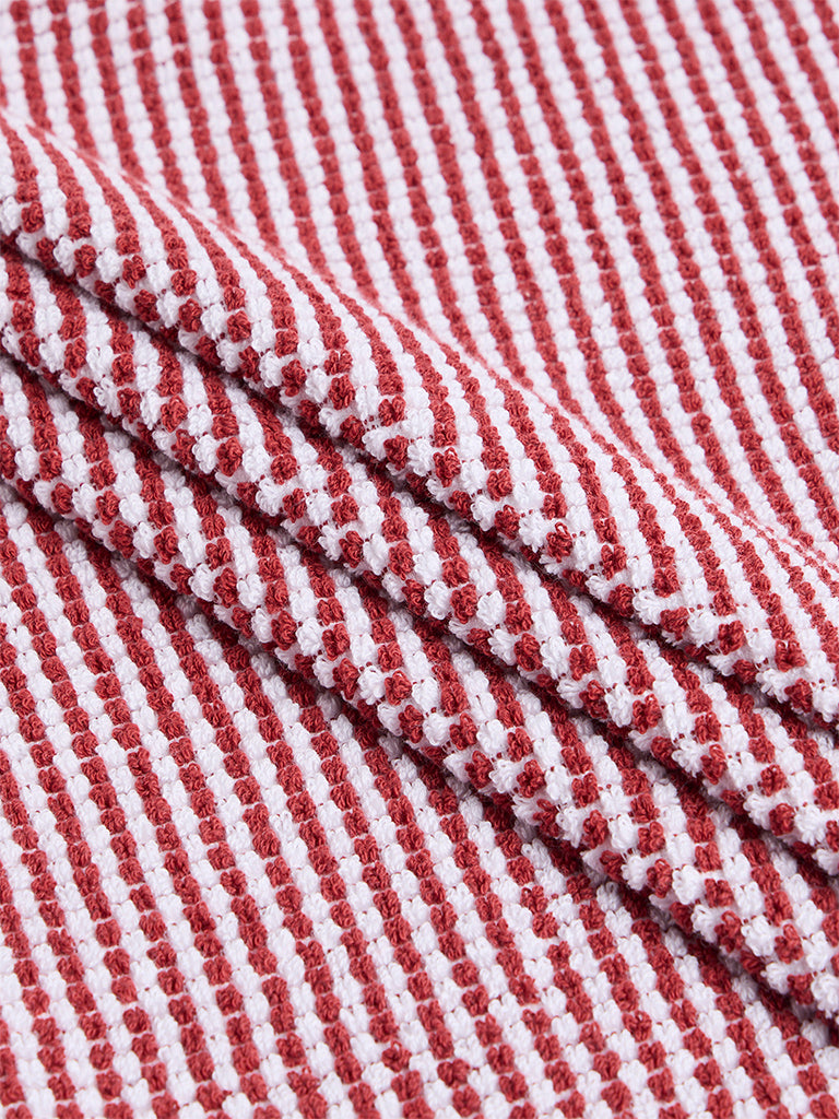 Westside Home White and Red Pebble Textured Bath Towel