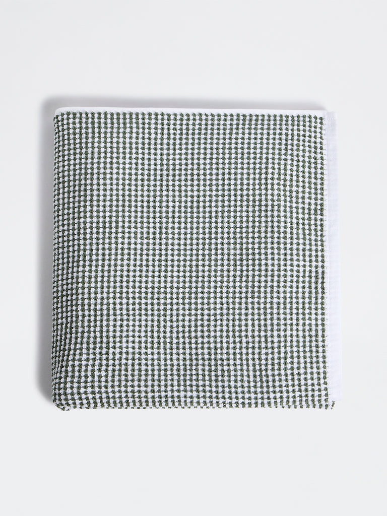 Westside Home White and Green Pebble Textured Bath Towel