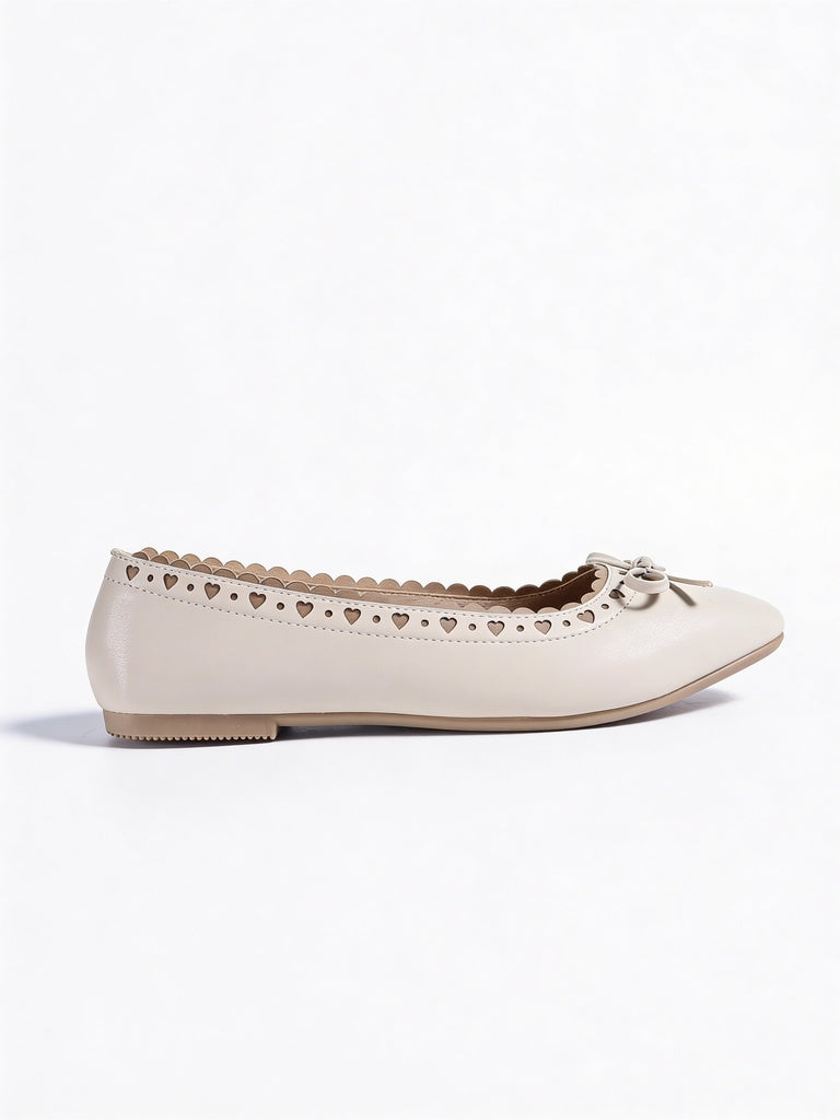 LUNA BLU Ivory Bow Detailed Scalloped Ballerinas