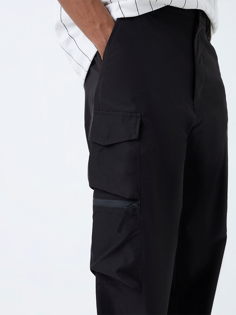Nuoflexx Black Solid Relaxed-Fit Mid-Rise Cargo Pants
