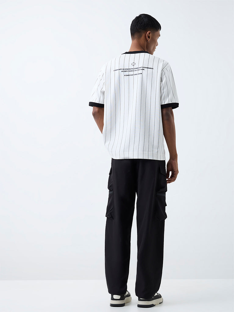 Nuoflexx Black Solid Relaxed-Fit Mid-Rise Cargo Pants
