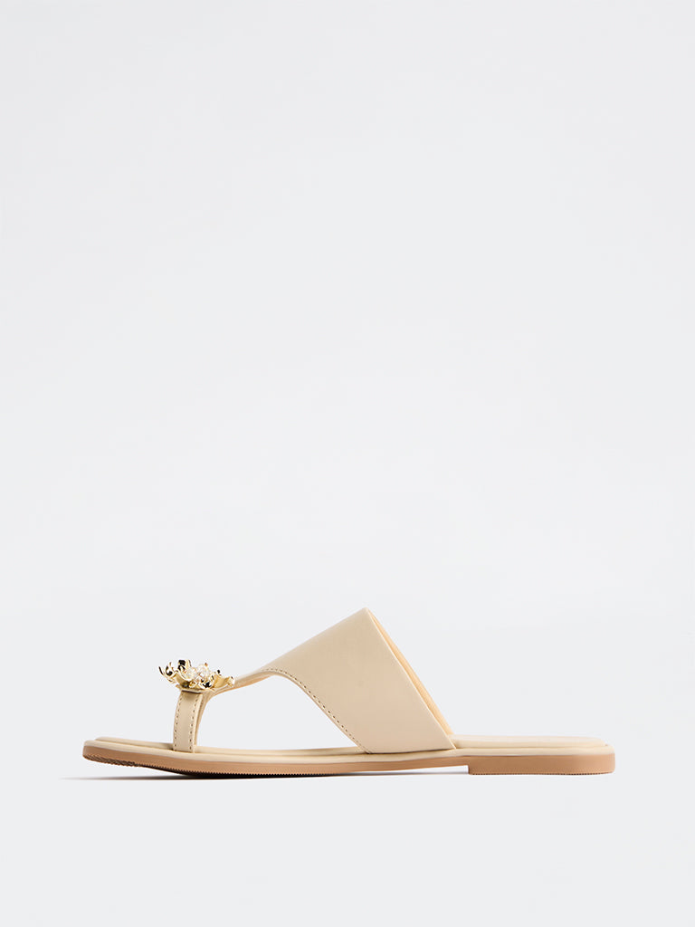 LUNA BLU Ivory Floral Embellished Toe-Ring Sandals