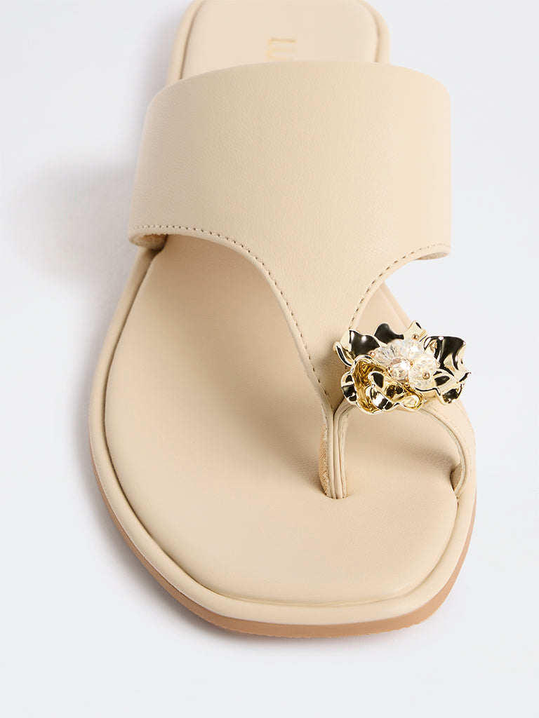 LUNA BLU Ivory Floral Embellished Toe-Ring Sandals