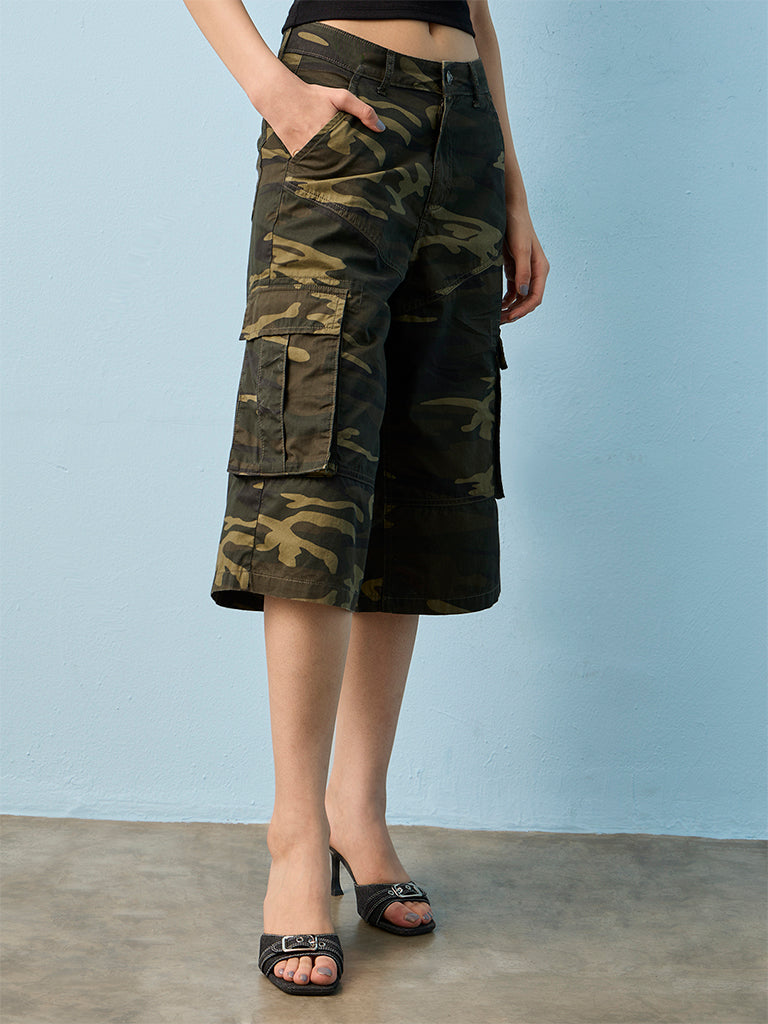 Nuon Green Camouflage Printed High-Rise Cotton Cargo Jorts