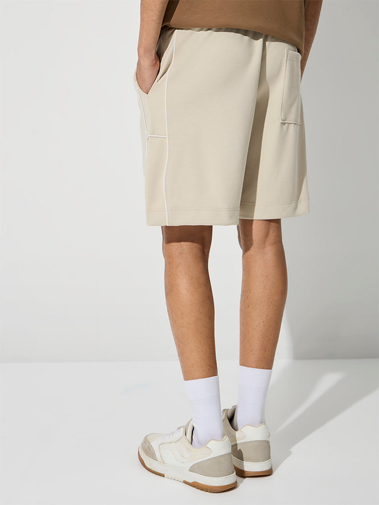 Nuoflexx Light Beige Piping-Detail Mid-Rise Shorts