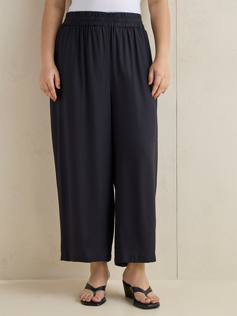 Diza Black Solid Pants