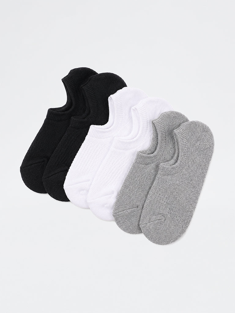 WES Lounge Black Solid Cotton-Blend Sneaker Socks - Pack of 3