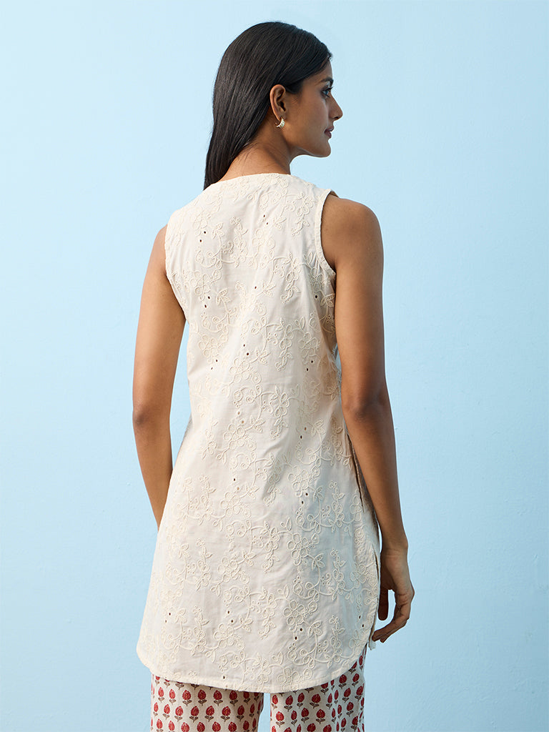 Utsa  Off-White Floral Embroidered Cotton Kurti