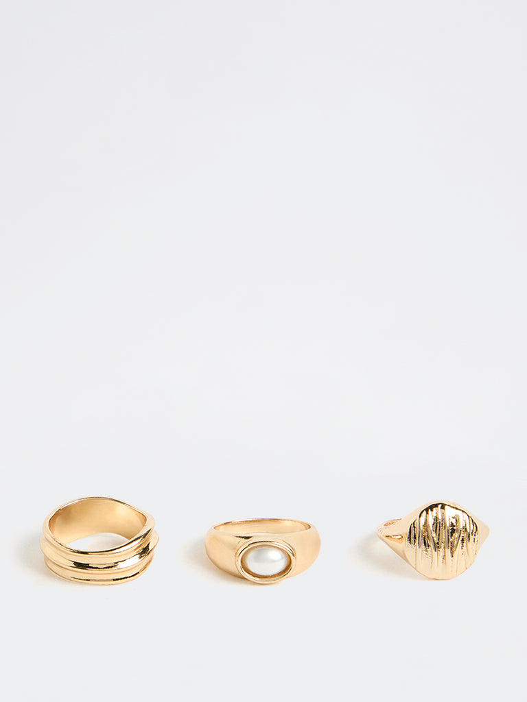 Westside Accessories Gold Signet and Pearl Assorted Rings (Pack of 3)