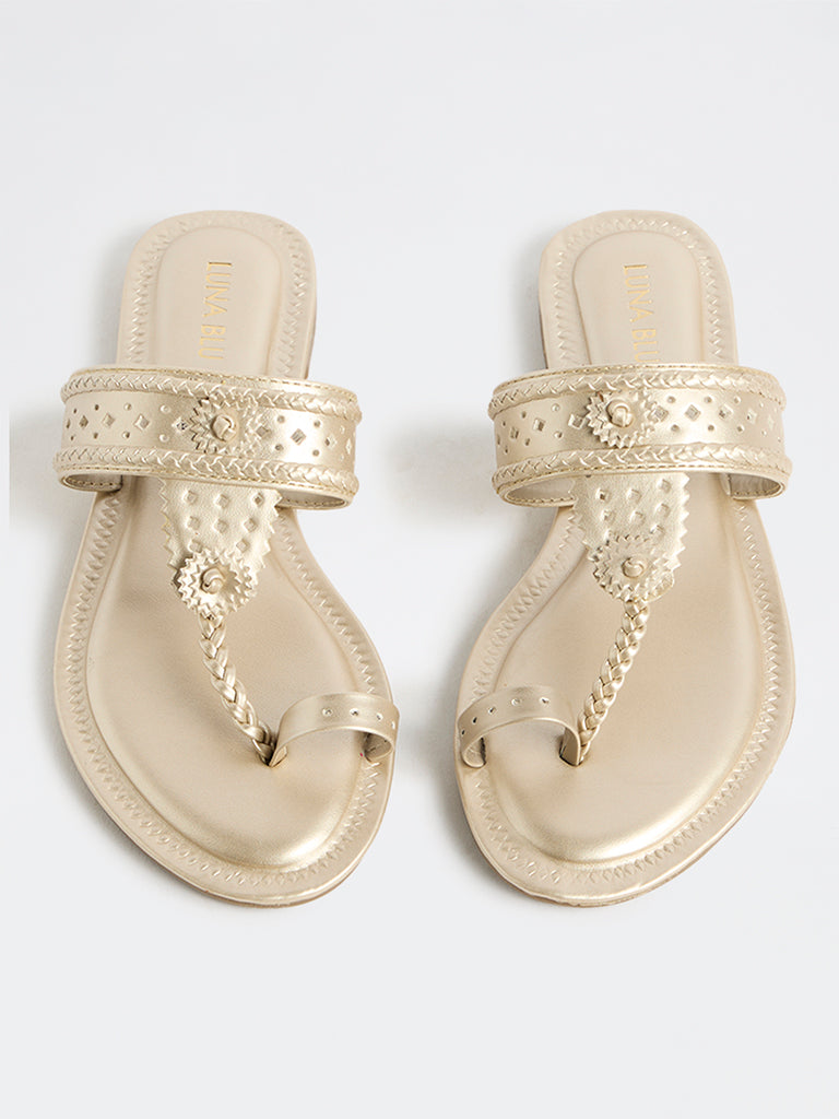 LUNA BLU Light Gold Kolhapuri Sandals