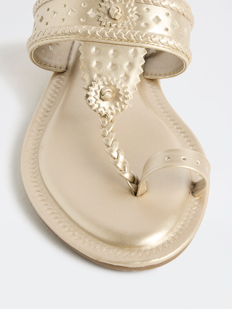 LUNA BLU Light Gold Kolhapuri Sandals