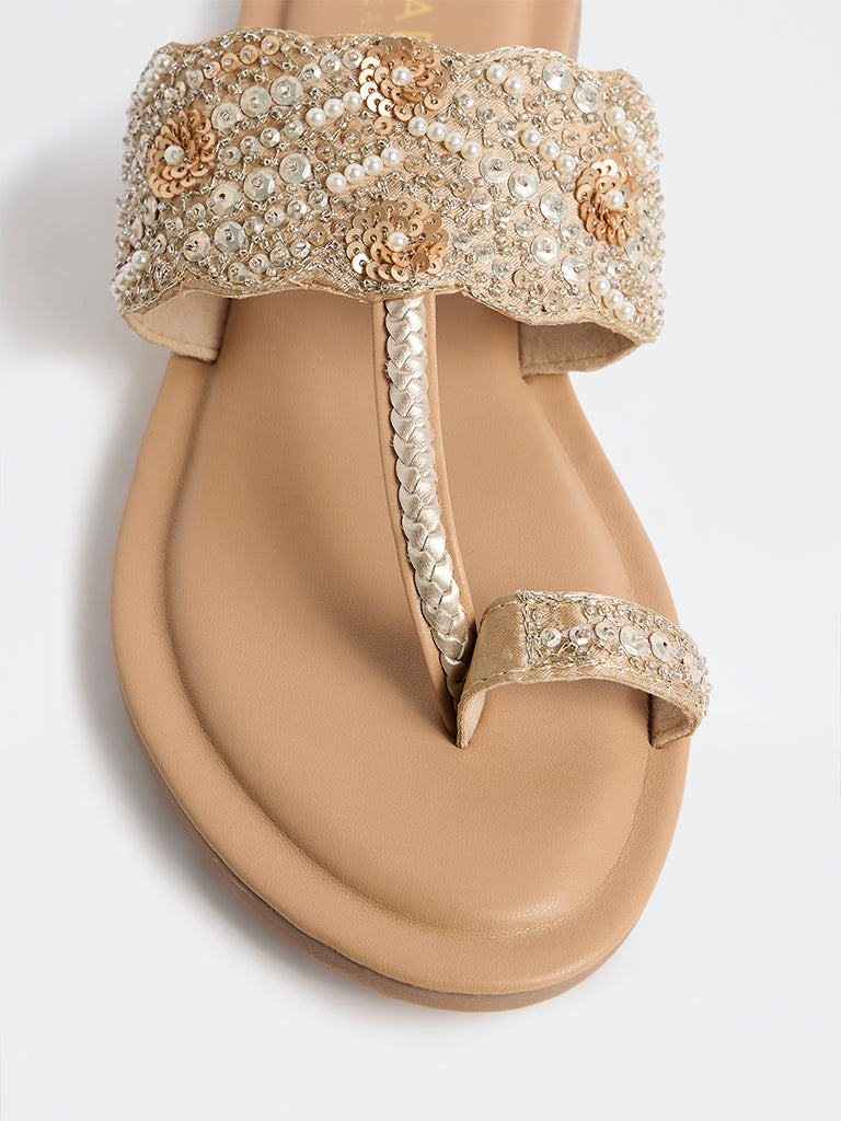 LUNA BLU Light Gold Kolhapuri Sandals